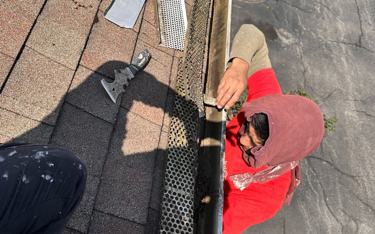 Gutter cleaning tips for South Salem homeowners