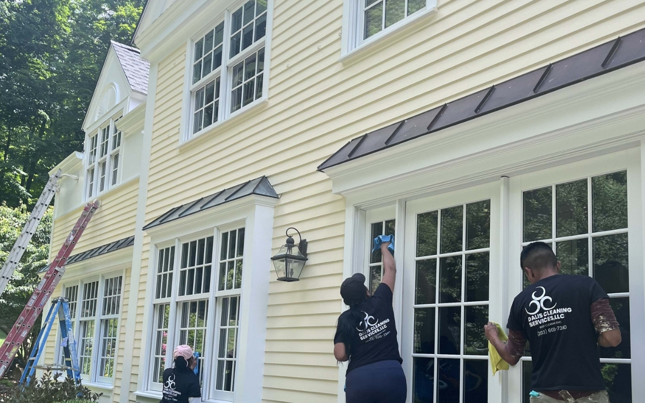 South Salem home interior using deep cleaning tips