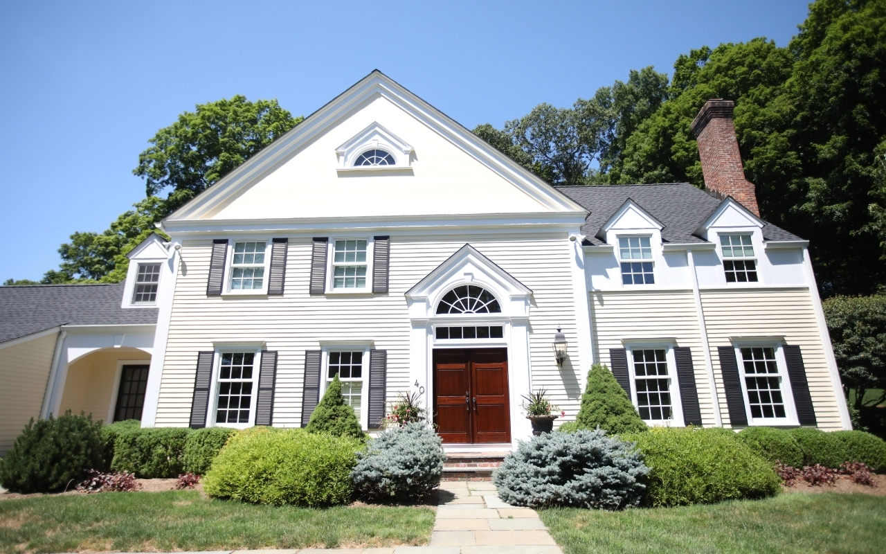 South Salem house painting that boosts curb appeal and home value