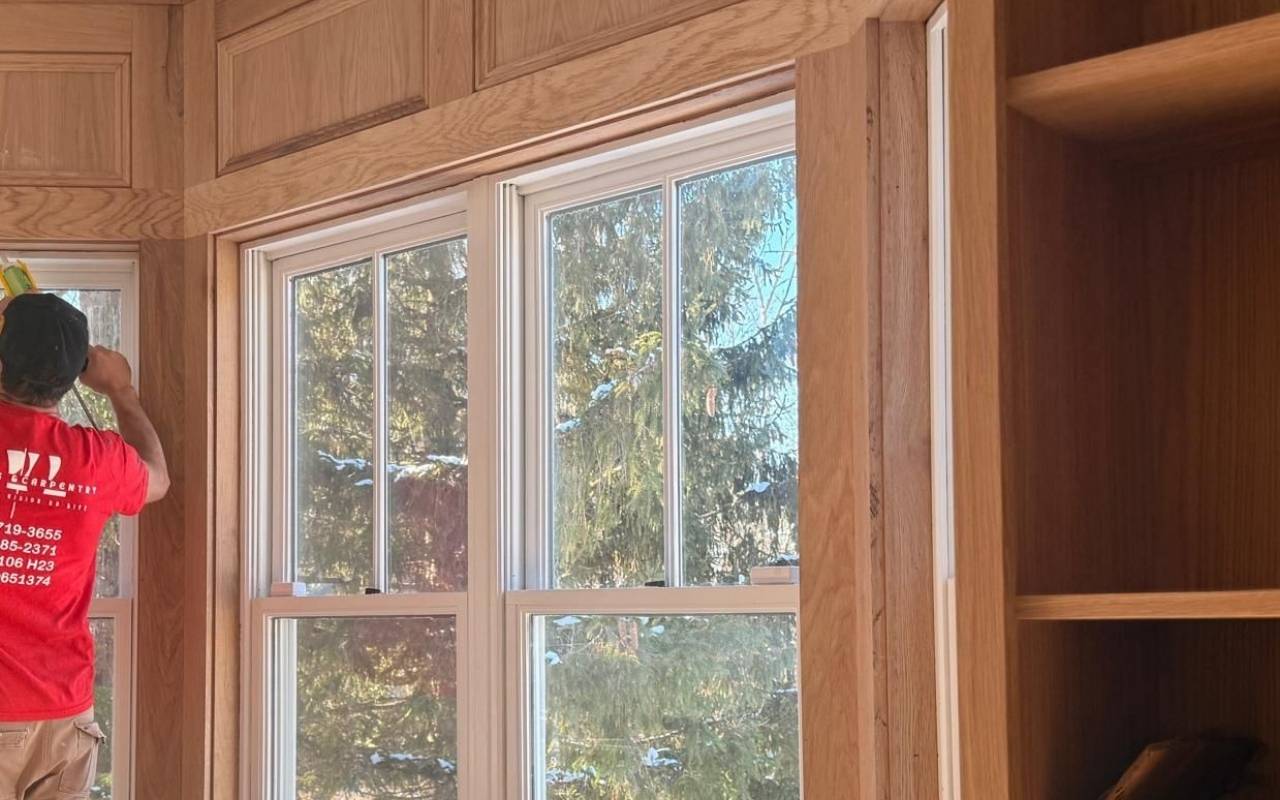 professional window cleaning service cleaning exterior home windows